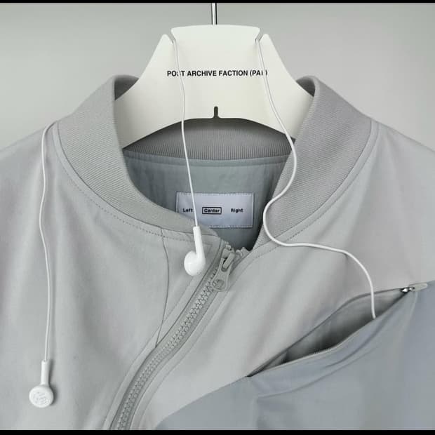 PAF 6.0 gray center bomber jacket