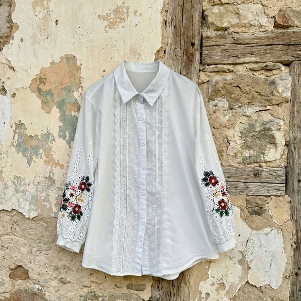 𝐄𝐦𝐛𝐫𝐨𝐢𝐝𝐞𝐫𝐲 𝐁𝐥𝐨𝐮𝐬𝐞