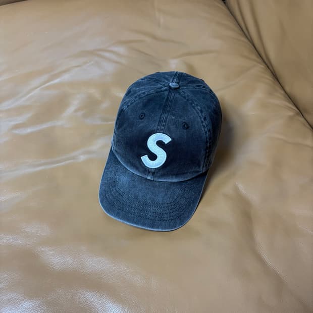 Supreme 슈프림 23fw 피그먼트 블랙 S로고 6패널 볼캡 모자