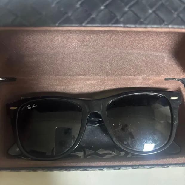 레이벤 2140-901(54mm) 모델 판매합니다