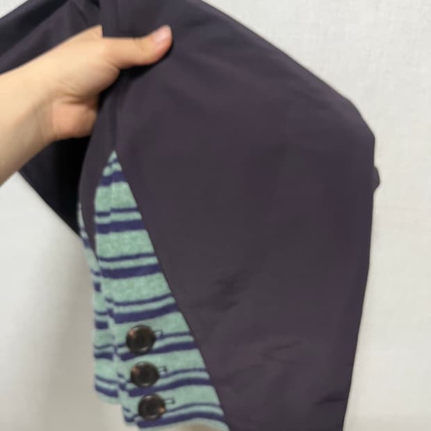 더뮤지엄비지터 팬츠