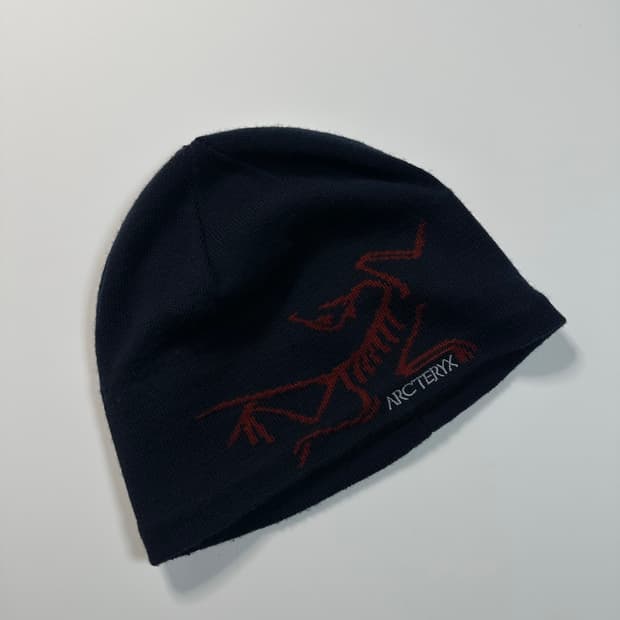 아크테릭스 구형 네이비 비니