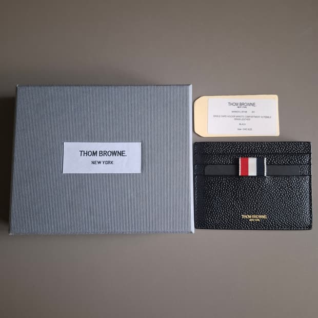 톰브라운 페블 그레인 삼선탭 카드지갑