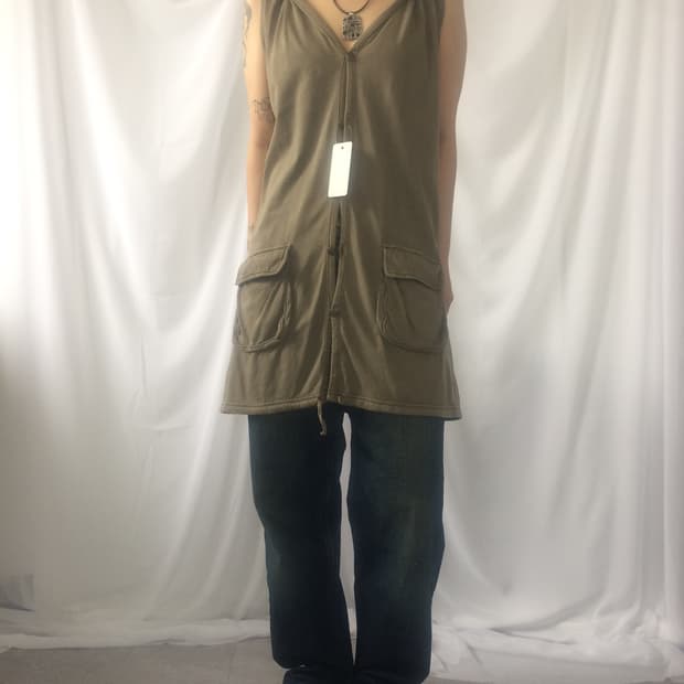 Hood sleeveless onepiece