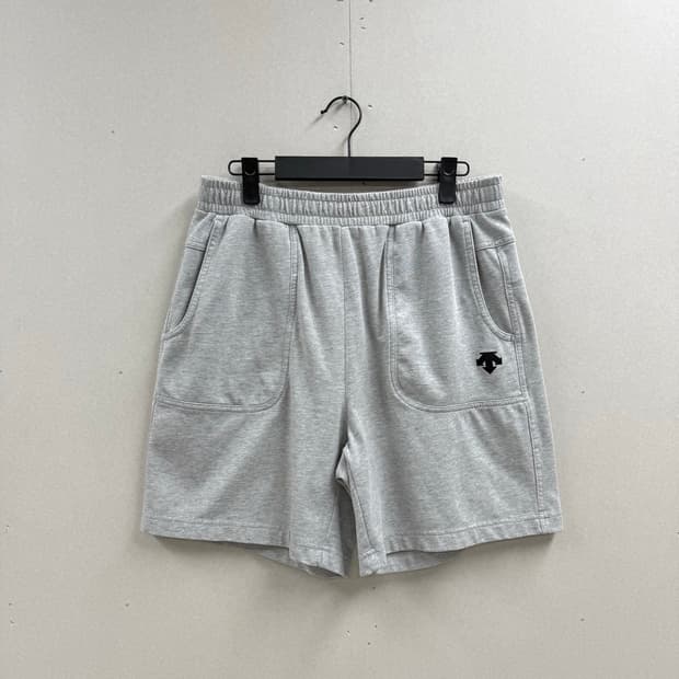 남성 L / 데상트 반바지 그레이