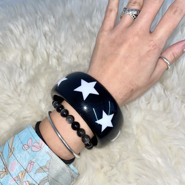 블랙 스타 뱅글 팔찌