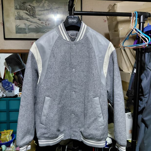 [게스]남녀공용 안감,배색 바시티 자켓 L사이즈