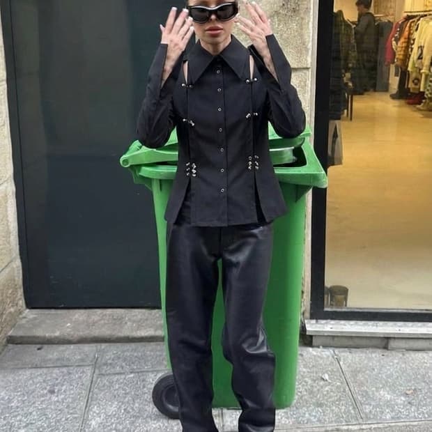 ( 래어) LADO BOKUCHAVA 피어싱 장식 해체주의 셔츠