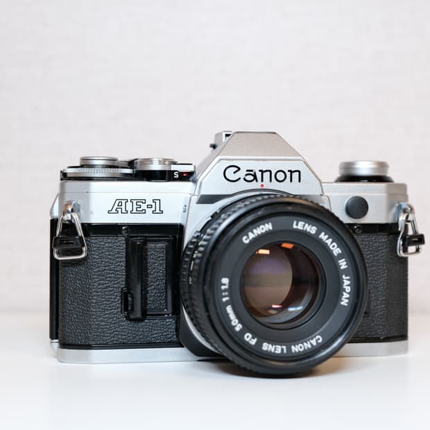 캐논 AE-1 필름 카메라