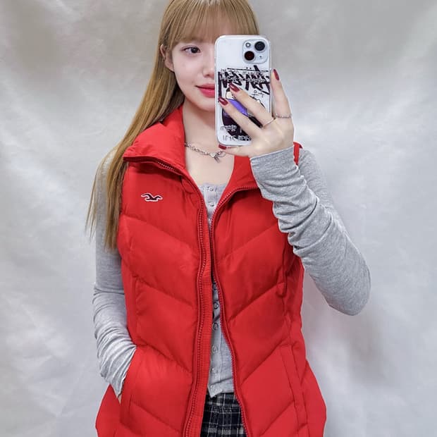 홀리스터 스몰로고 레드 다운 패딩조끼 