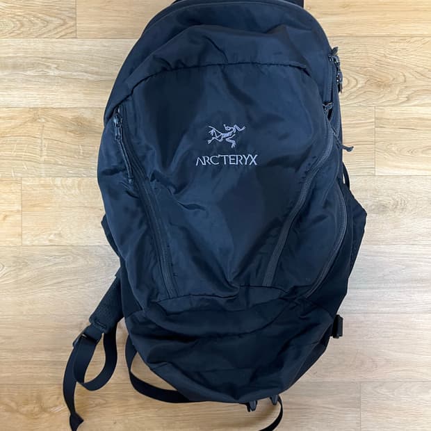 아크테릭스 맨티스 26 백팩 블랙 구형