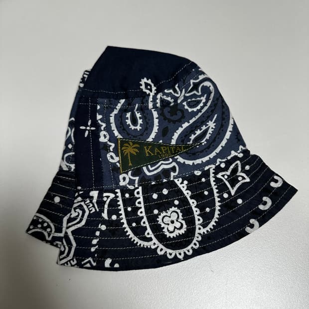 캐피탈 반다나 패치워크 롱 칼라 버킷햇