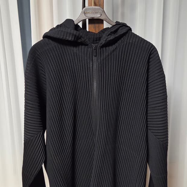 옴므플리세 후드집업 판매