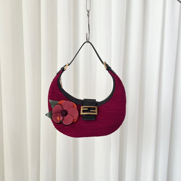 펜디 바게트 크루아상 플라워 아플리케 백