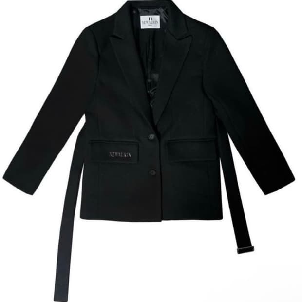 뉴얼린 엠블럼 클래식 울 자켓 코트 (블랙)