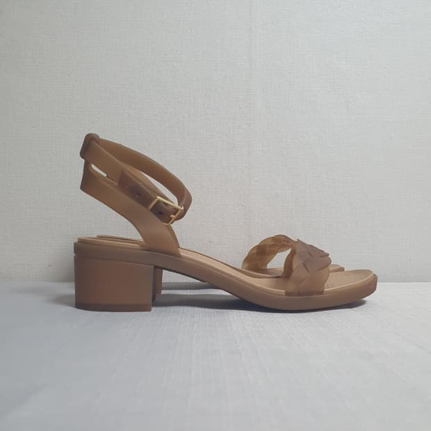 크록스 이자벨라 블록힐 샌들 브론즈 240mm