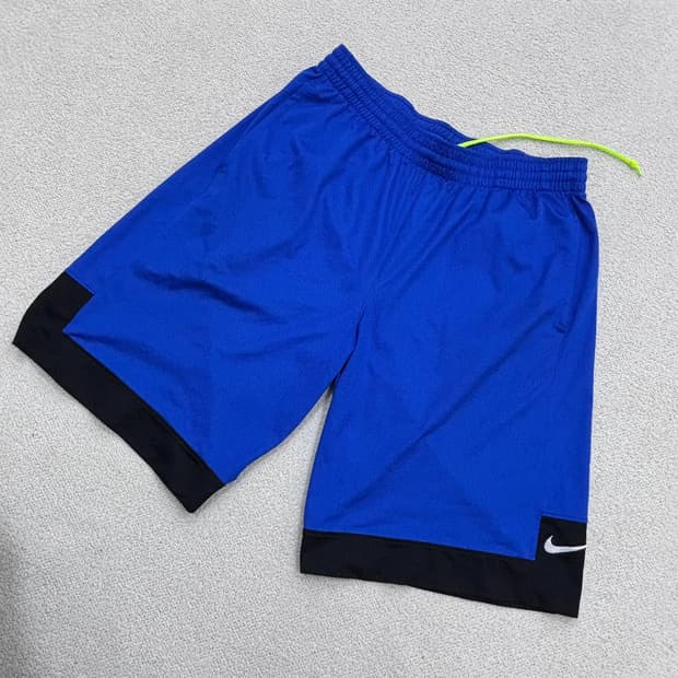 L 나이키 드라이핏 트레이닝 반바지 0413E