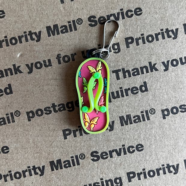 90s Vintage Flip-Flop Keyring