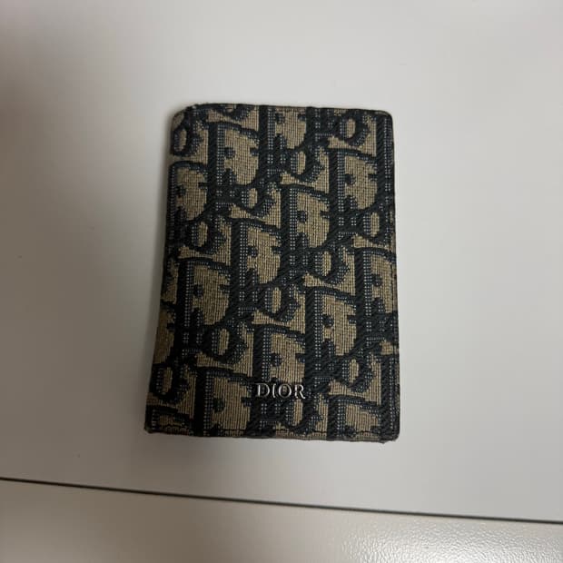 디올 오블리크 오거나이저 카드지갑