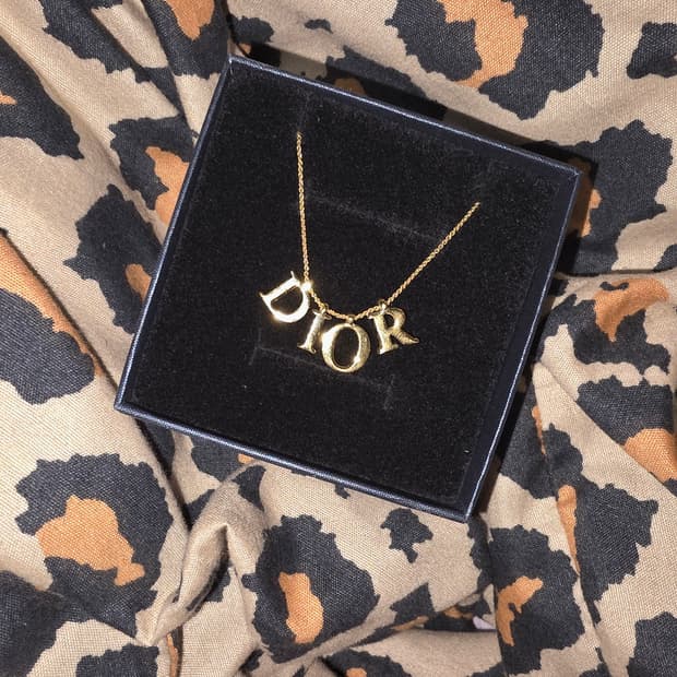 디올 목걸이