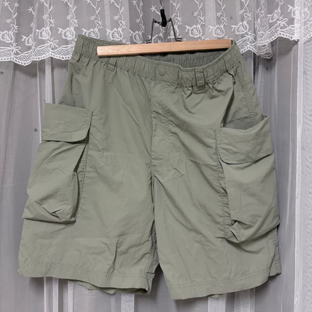 UNIQLO  파라슈트 카고 쇼트팬츠