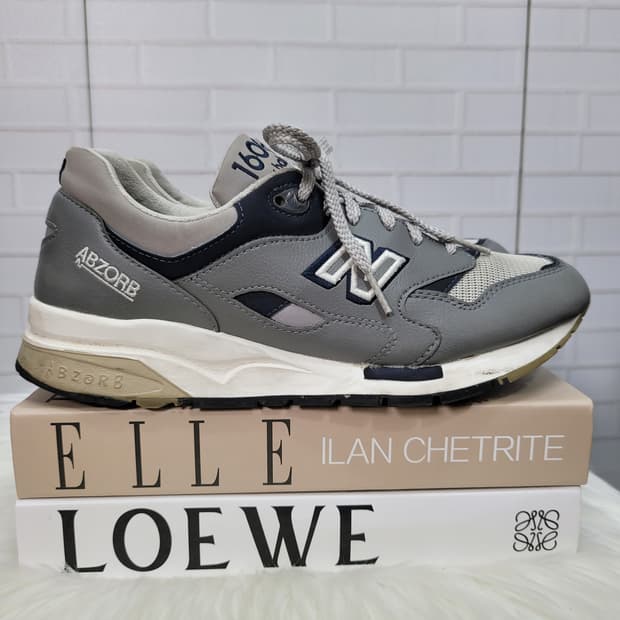 뉴발란스 1600 레거시 그레이 스니커즈 운동화 신발 260사이즈