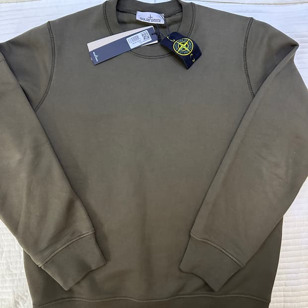 스톤아일랜드 맨투맨 6100044 밀리터리 그린 L 새상품