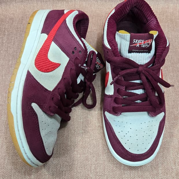 나이키 245mm- 덩크 로우 SKATE LIKE A GIRL 버건디