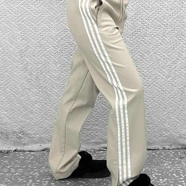 아디다스 레더 가죽 삼선 밴딩 바지 XS C06991