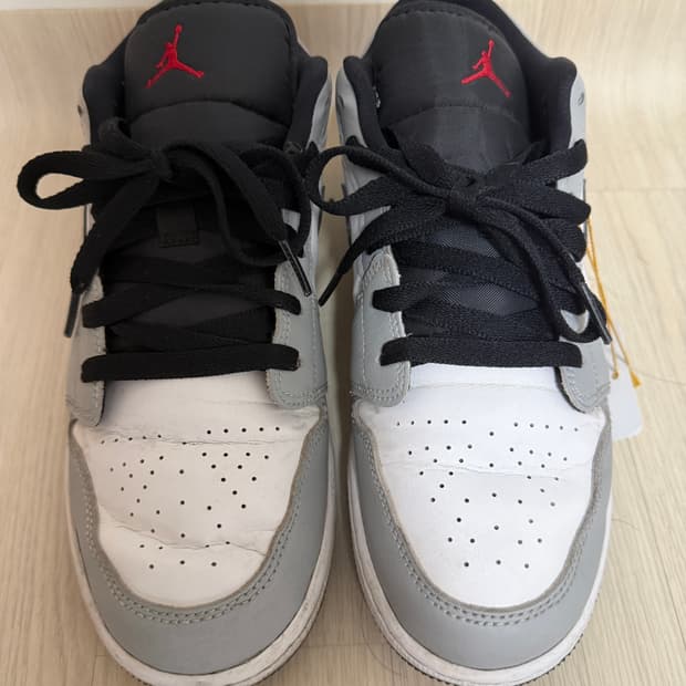 나이키 조던1 라이트 스모크 그레이 GS 로우 스니커즈