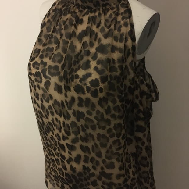 Gyaru leopard off-shoulder