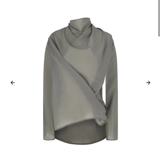 아모멘토 Mock Neck Two Way 블라우스 