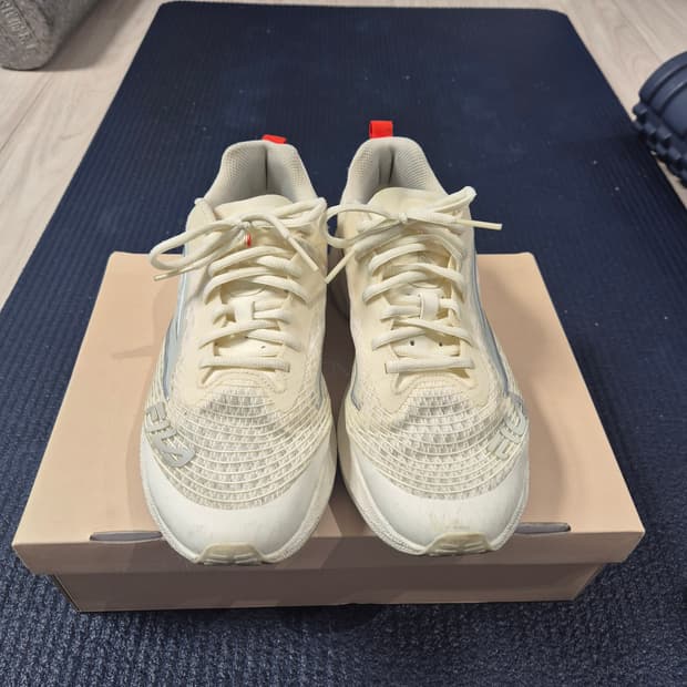 휠라 뉴런 임펄스 7  러닝화 280 (아이보리)