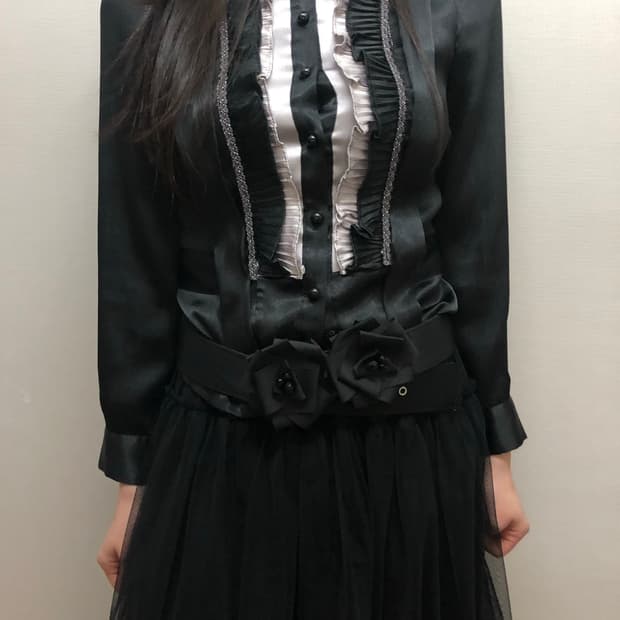 빈티지 블랙 그레이 프릴 블라우스