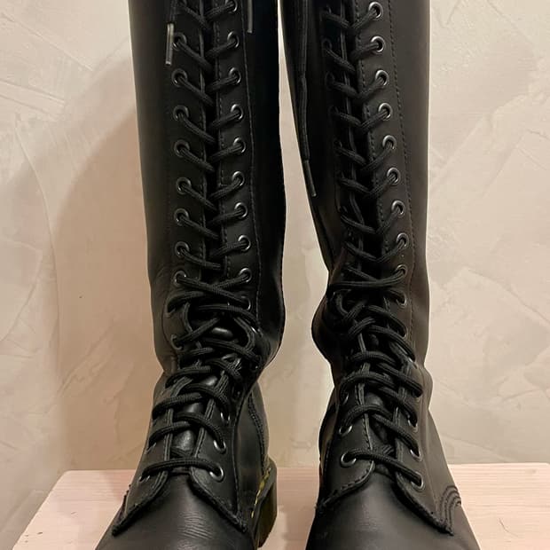 닥터마틴 1B60 20홀 롱 부츠 38사이즈(240mm)