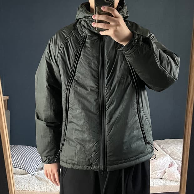 [새상품]언어펙티드 패디드 오블리크 집 점퍼 크랙그린