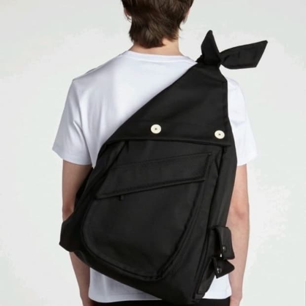 라프 슬링백 구해봐요