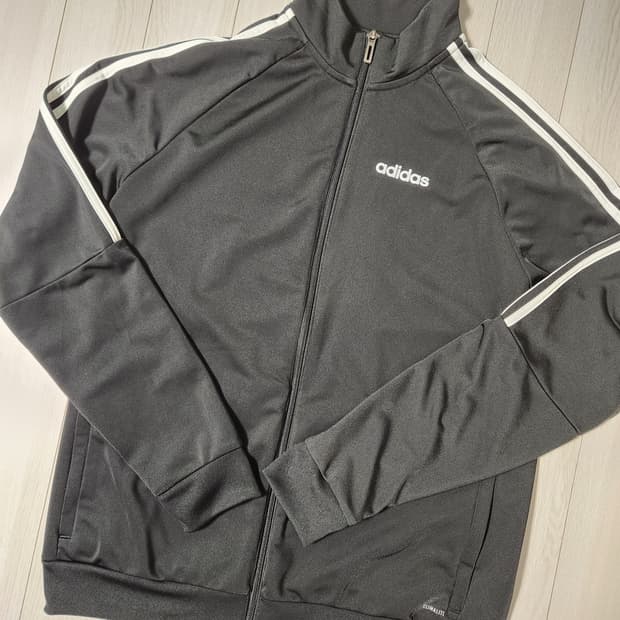 아디다스 집업 세레노19 DY3141 트랙탑 저지 사이즈105 xl

스