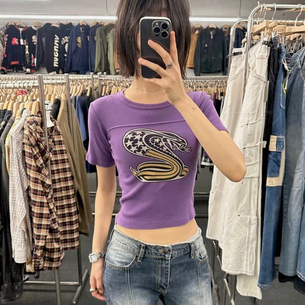 히스테릭 글래머 스네이크 프린팅 크롭 퍼플 반팔티셔츠