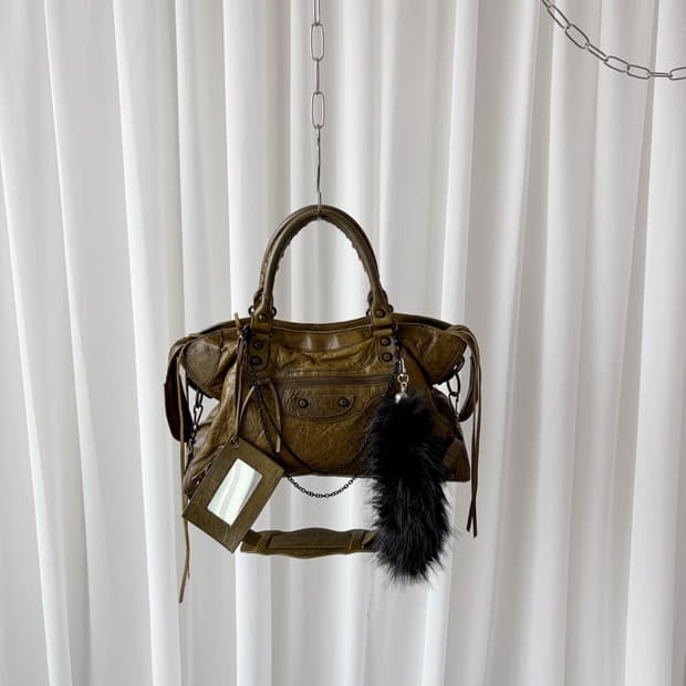 발렌시아가 시티 모터백 카키 올리브