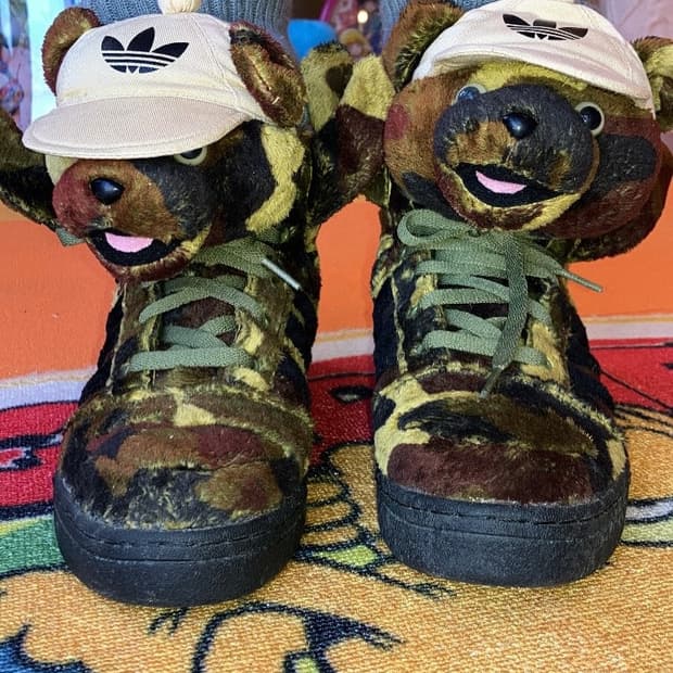 아디다스X제레미스캇 카모 베어 스니커즈