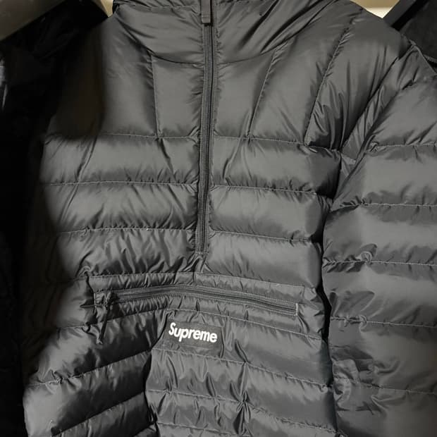 슈프림 마이크로다운 하프집 25FW M사이즈