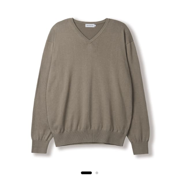 SEW 코튼 브이넥 타우페 1사이즈