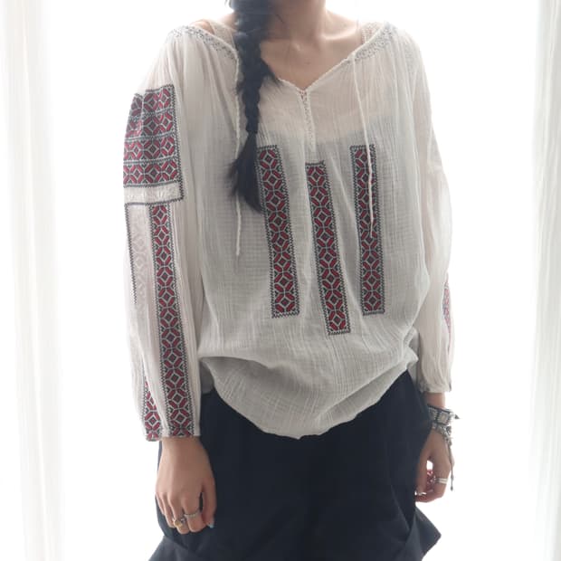 [Cloth&Cross] Embroidery Smocking Blouse