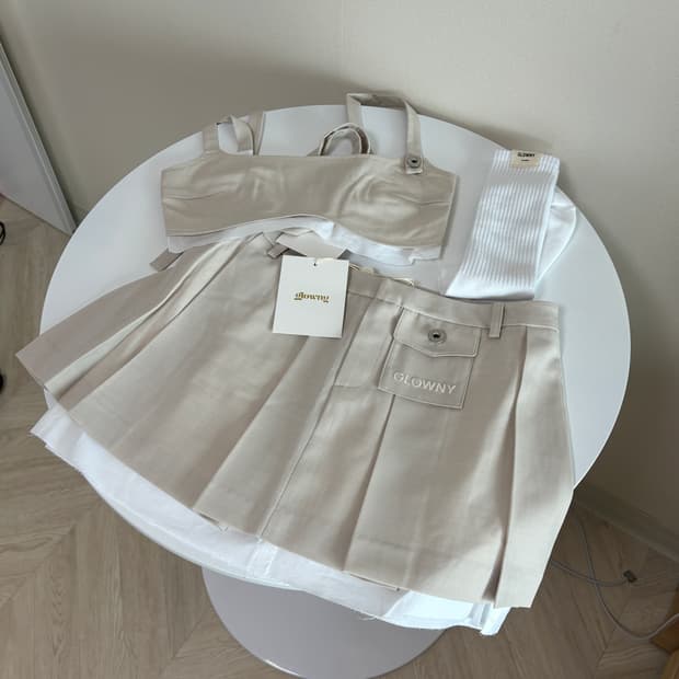 글로니 다니엘 스커트, 다니엘 브라탑 셋업