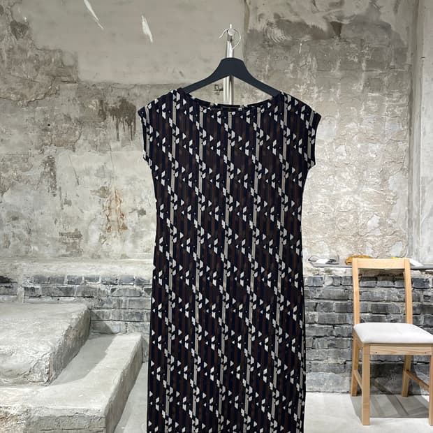 펜디 브라운 주카 패턴 스트라이프 폴리아미드 미디원피스