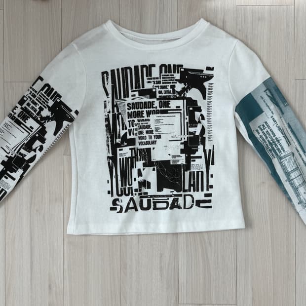 블랙업 프린팅 긴팔 티셔츠