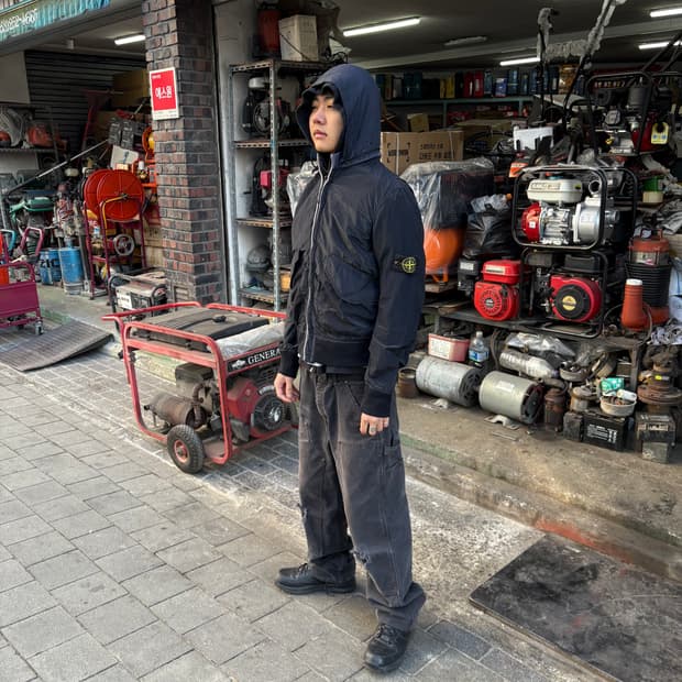 스톤아일랜드 다크 네이비 나일론 메탈 후드 집업 자켓