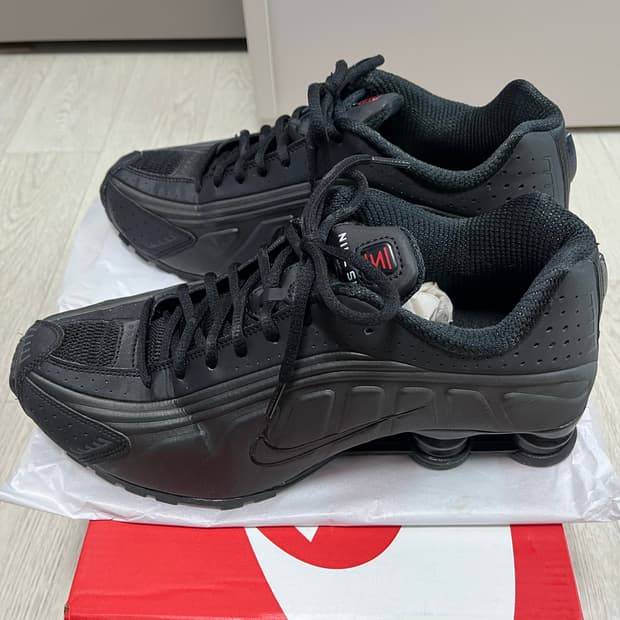 나이키 샥스 R4 (HQ1988-001) 275 Size