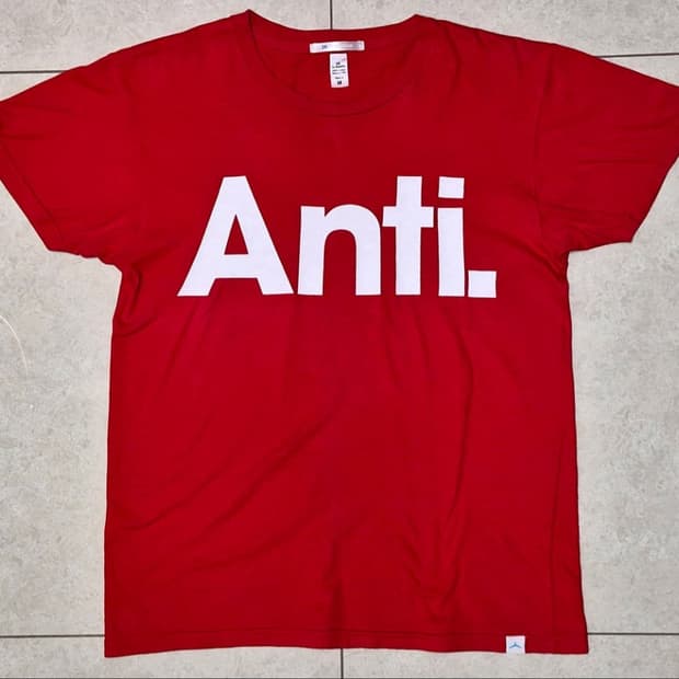 00s 2K by Gingham Artist Graphic T-Shirt
